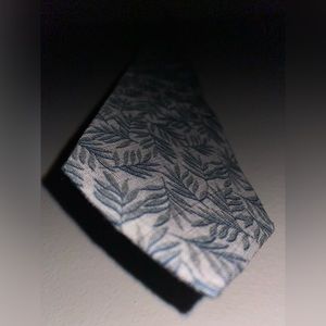 Express floral tie